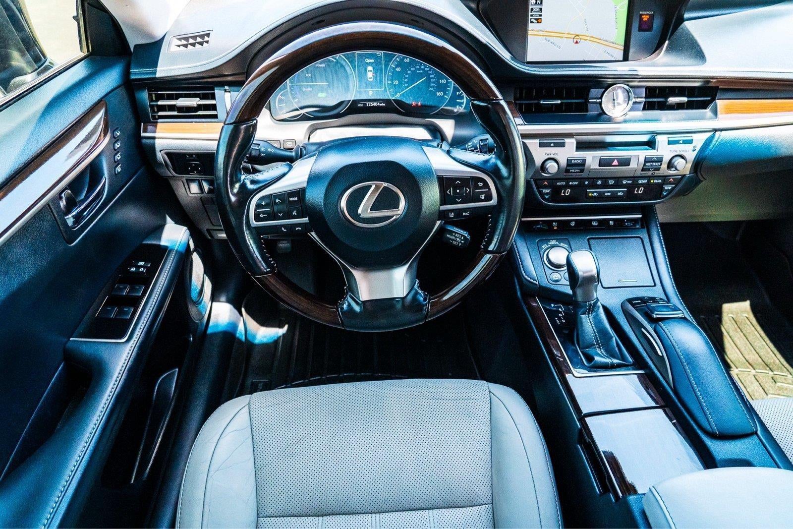 2017 Lexus Es ES 300h