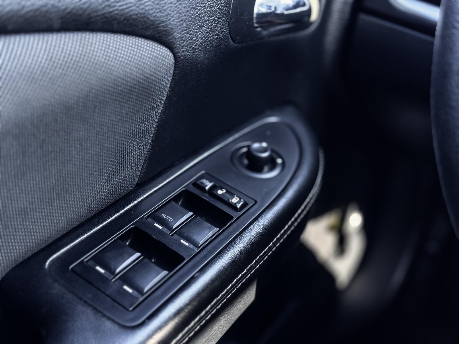 2012 Dodge Avenger SE V6