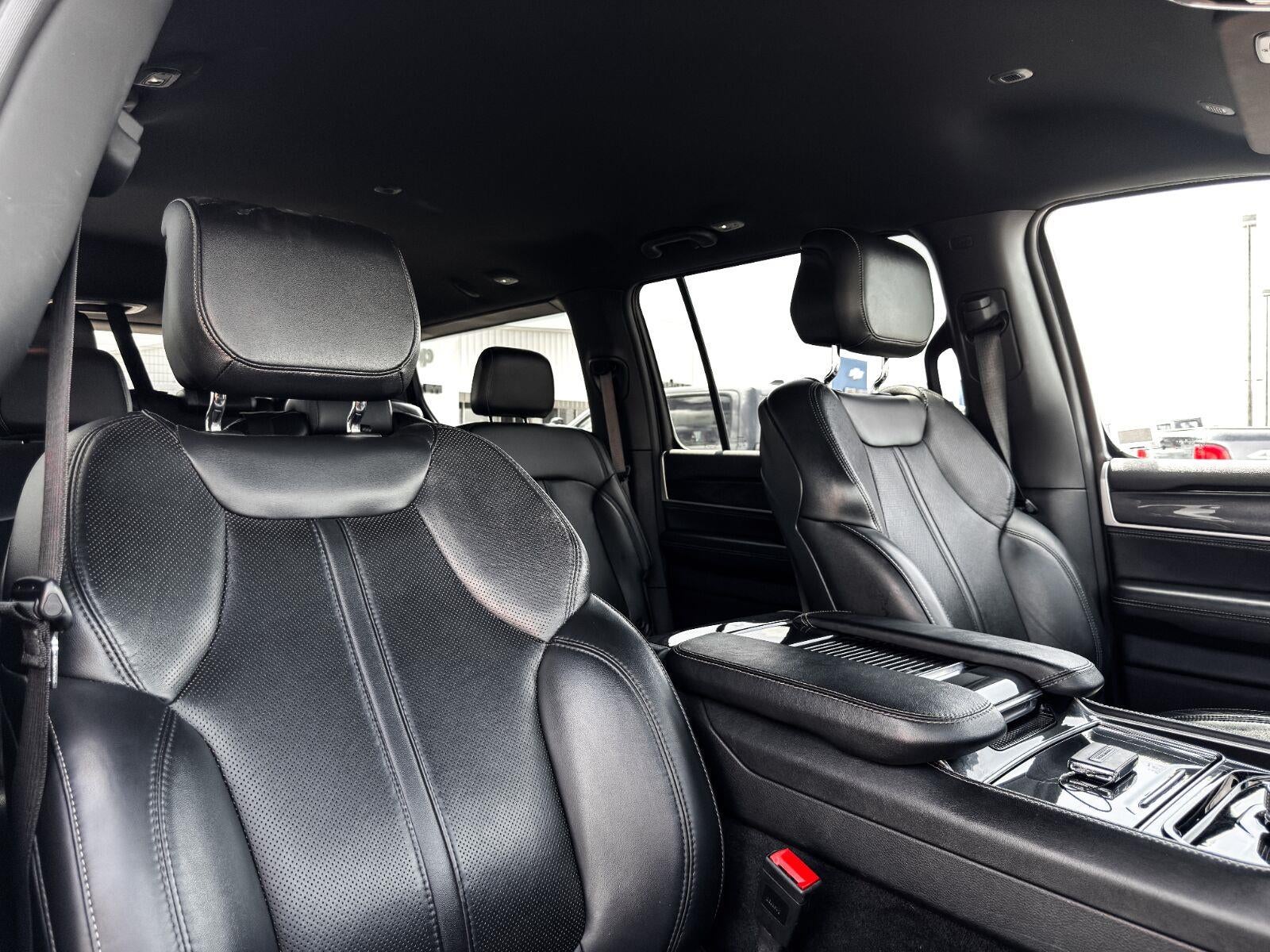 2024 Jeep Wagoneer Base