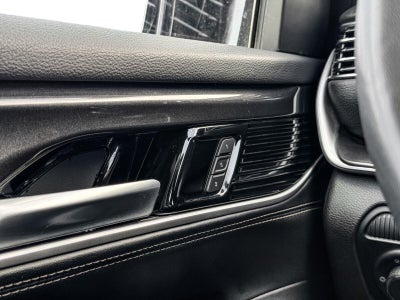 2024 Jeep Wagoneer Base