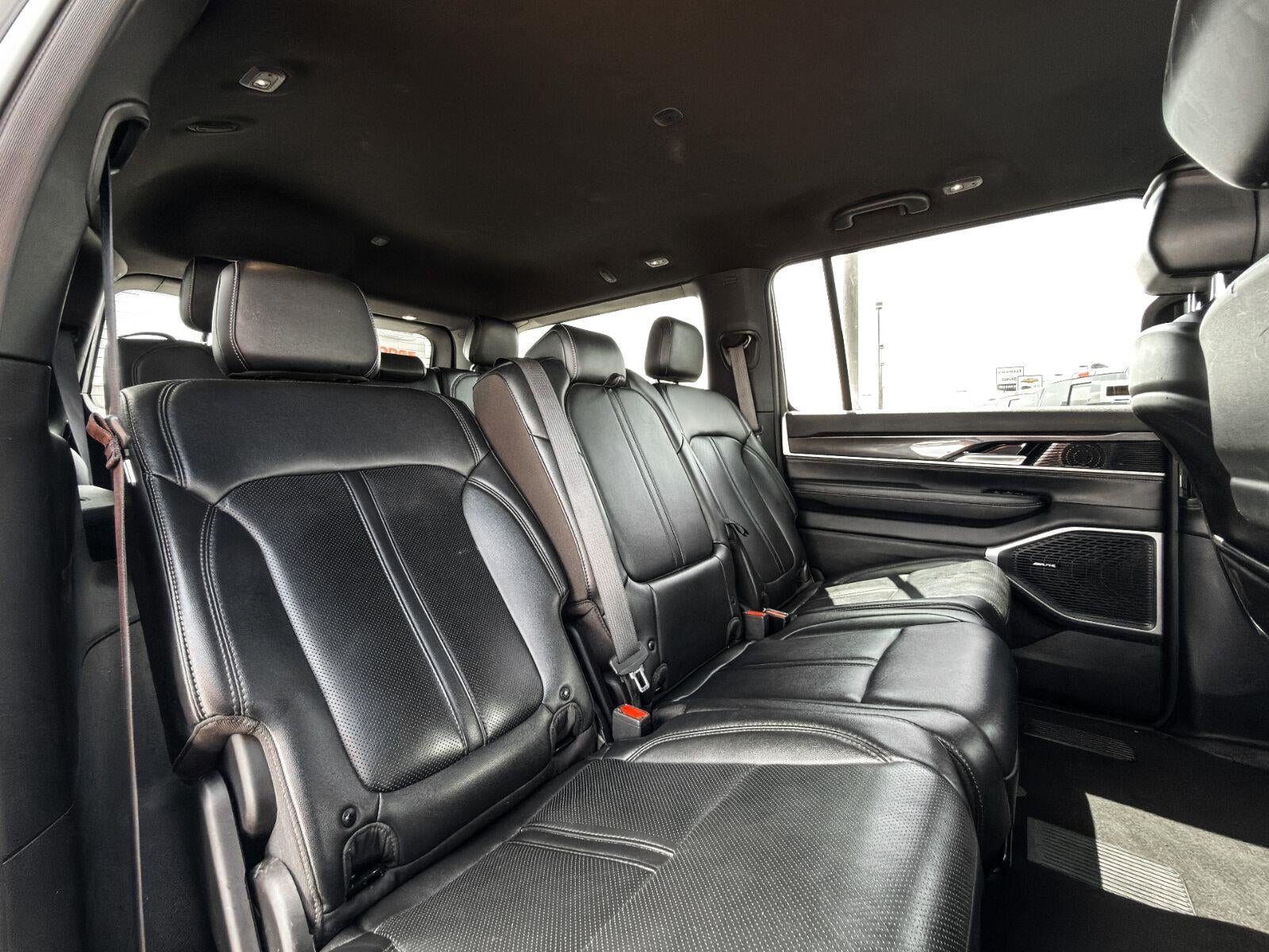 2024 Jeep Wagoneer Base
