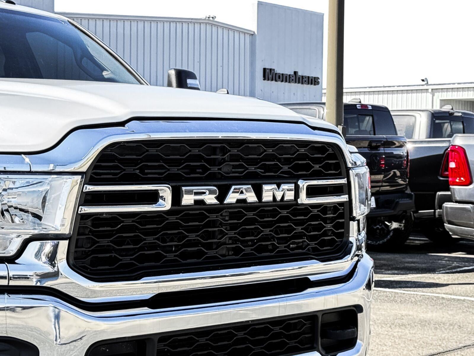 2024 RAM 2500 Tradesman Crew Cab 4x4 6'4" Box