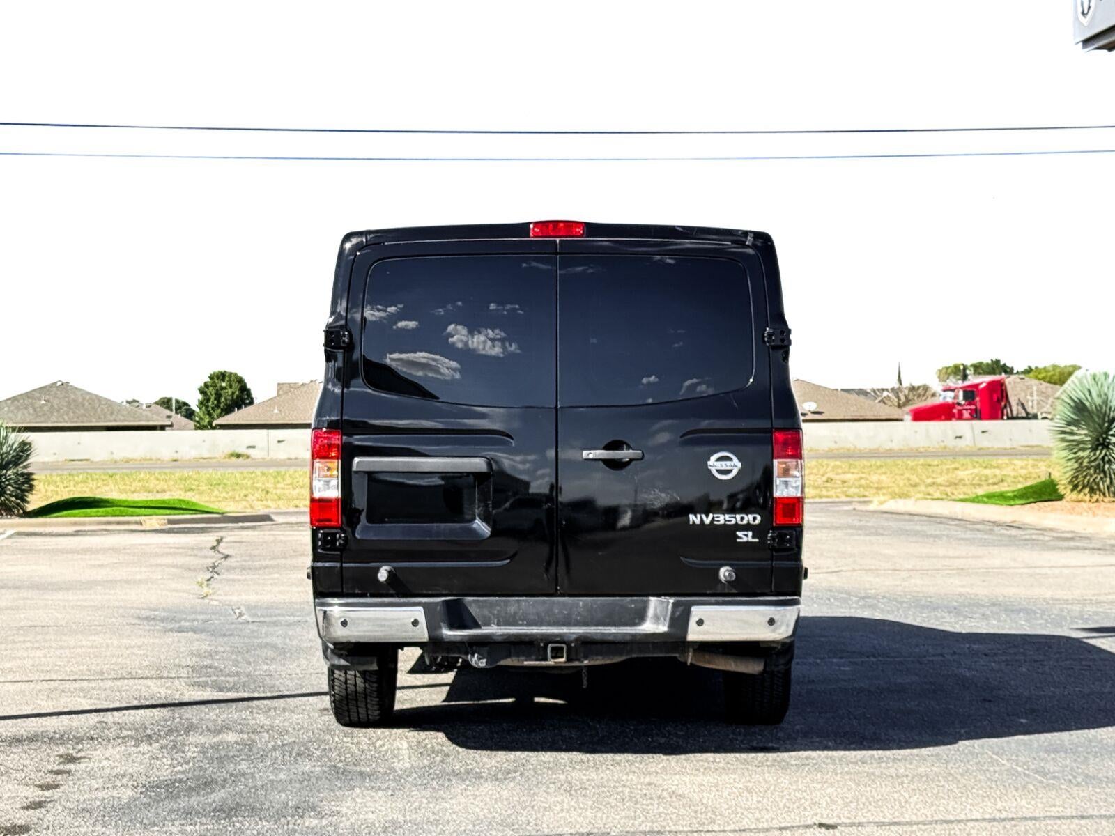 2018 Nissan NV Passenger NV3500 HD SL V8