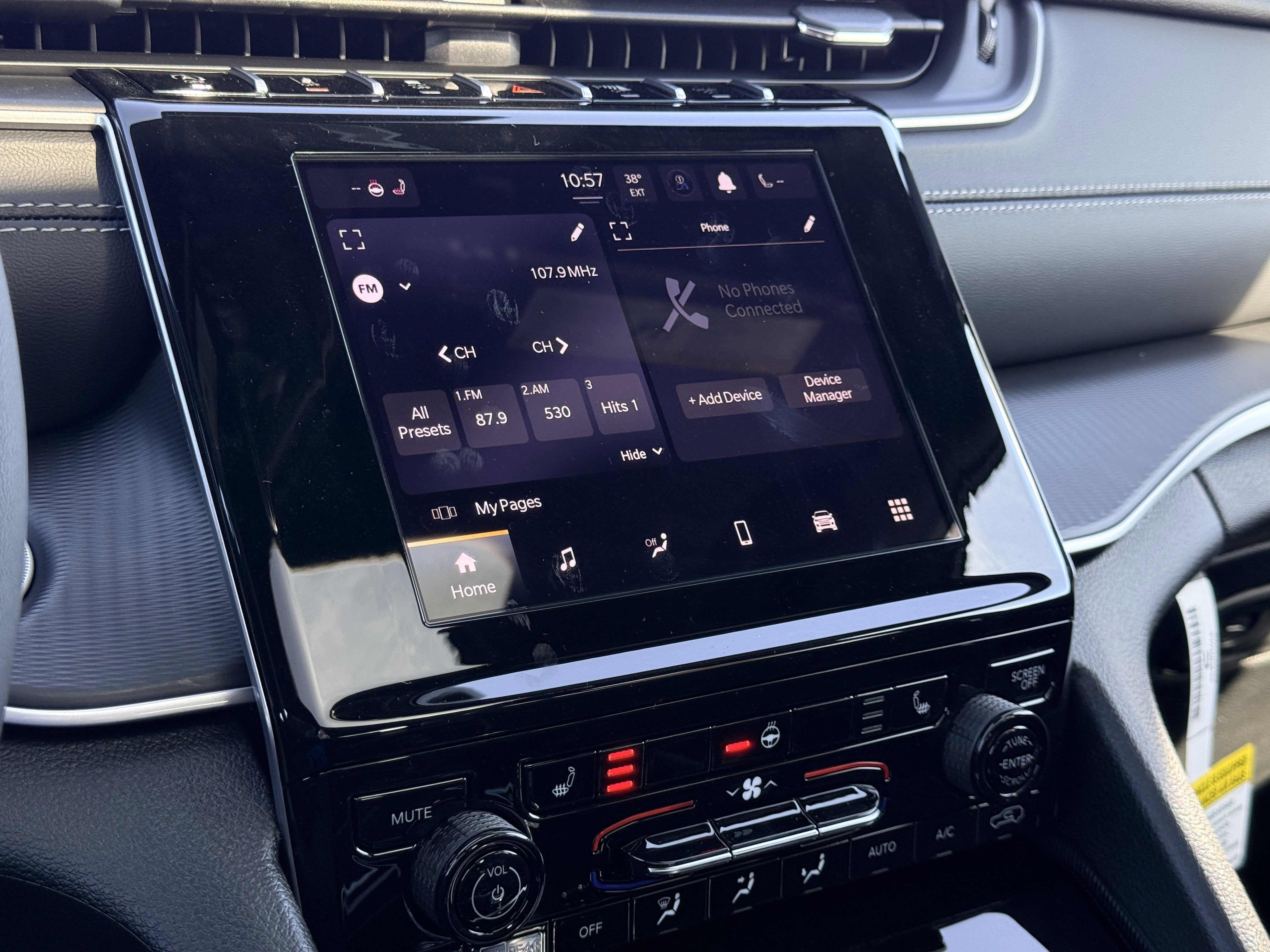 2025 Jeep Grand Cherokee GRAND CHEROKEE LAREDO X 4X4