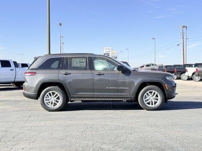 2025 Jeep Grand Cherokee GRAND CHEROKEE LAREDO X 4X4