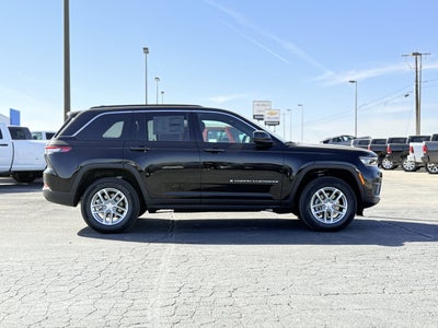 2025 Jeep Grand Cherokee GRAND CHEROKEE LAREDO X 4X4