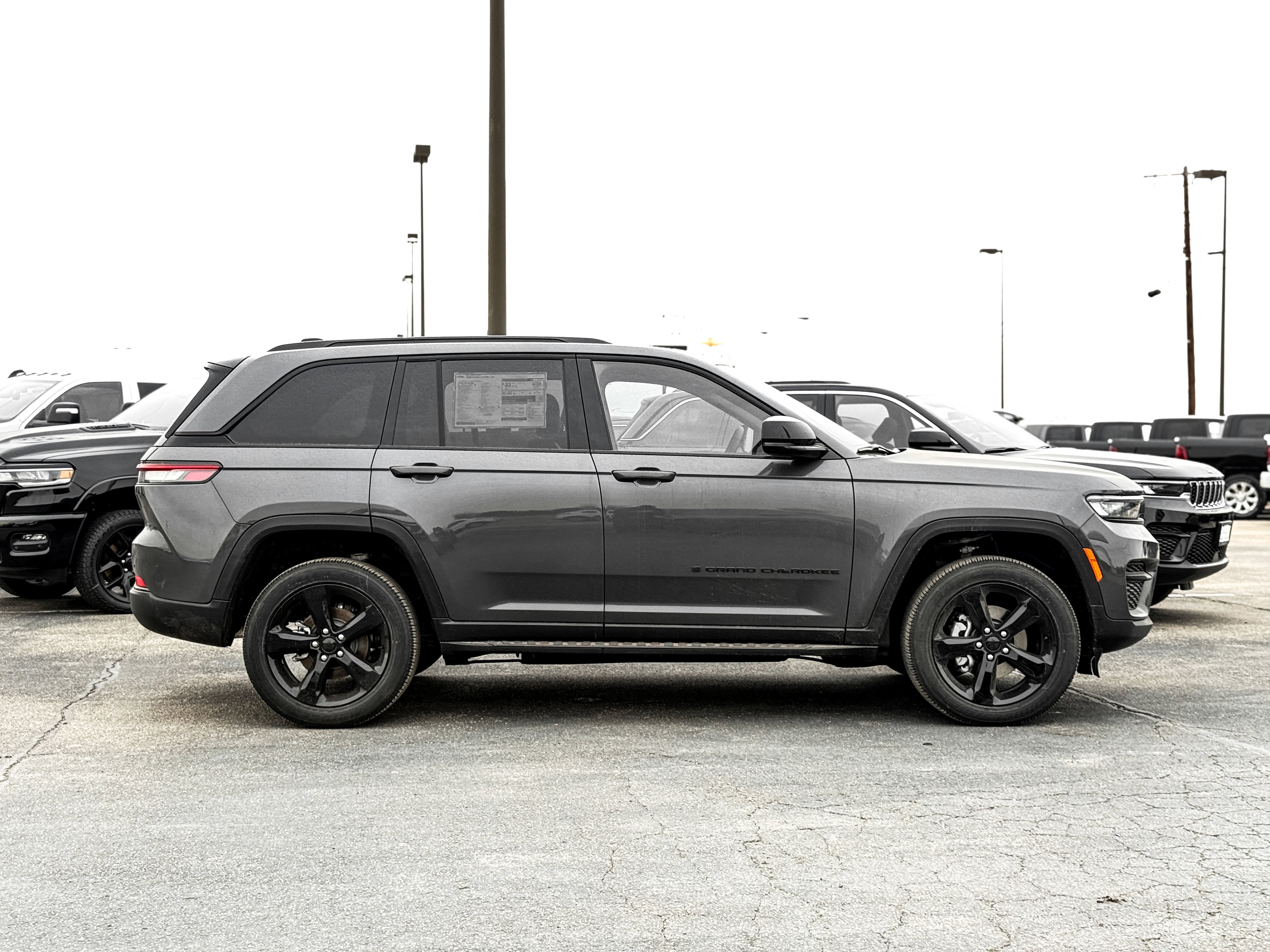 2025 Jeep Grand Cherokee GRAND CHEROKEE ALTITUDE X 4X4