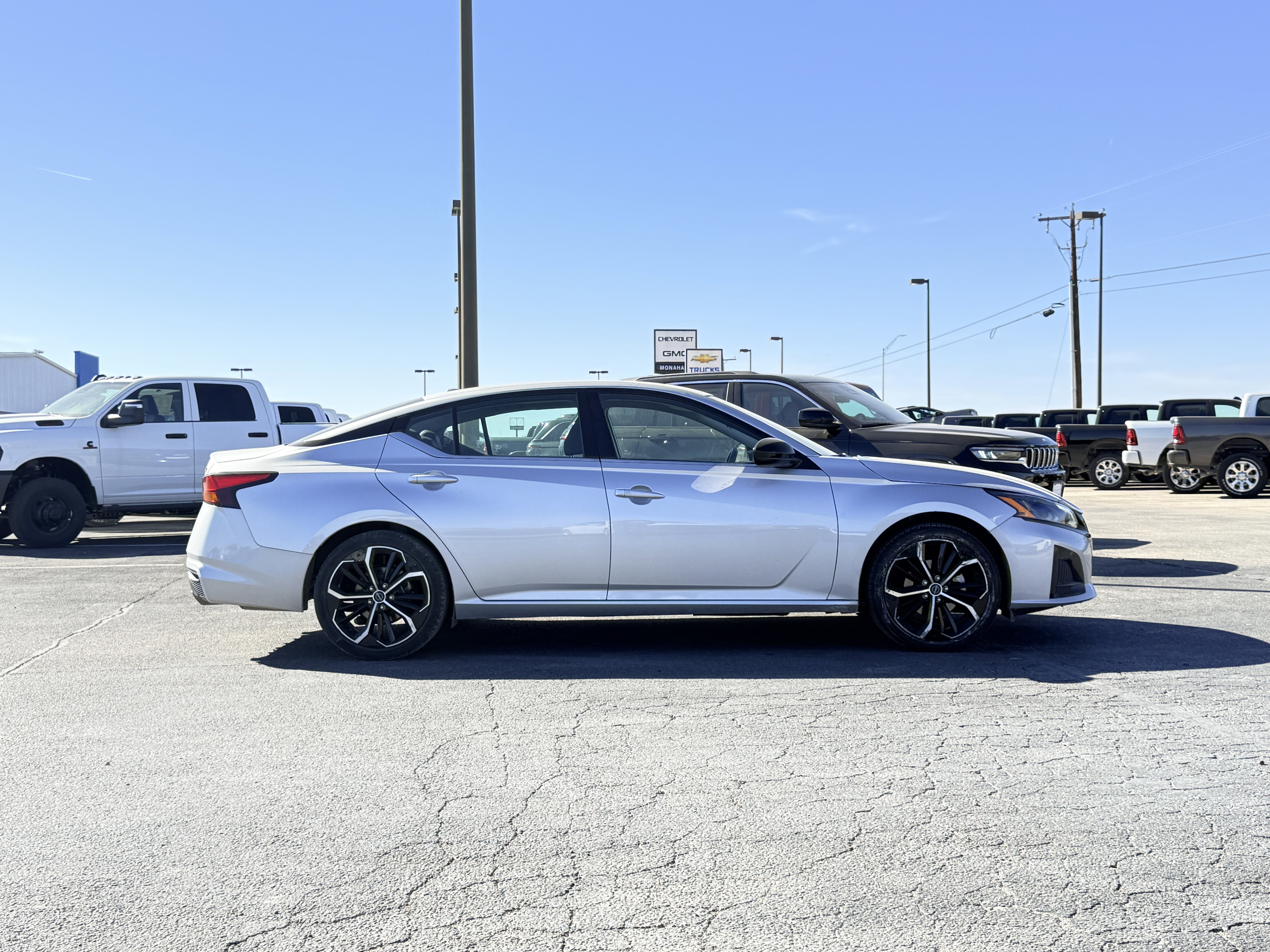 2024 Nissan Altima SR FWD