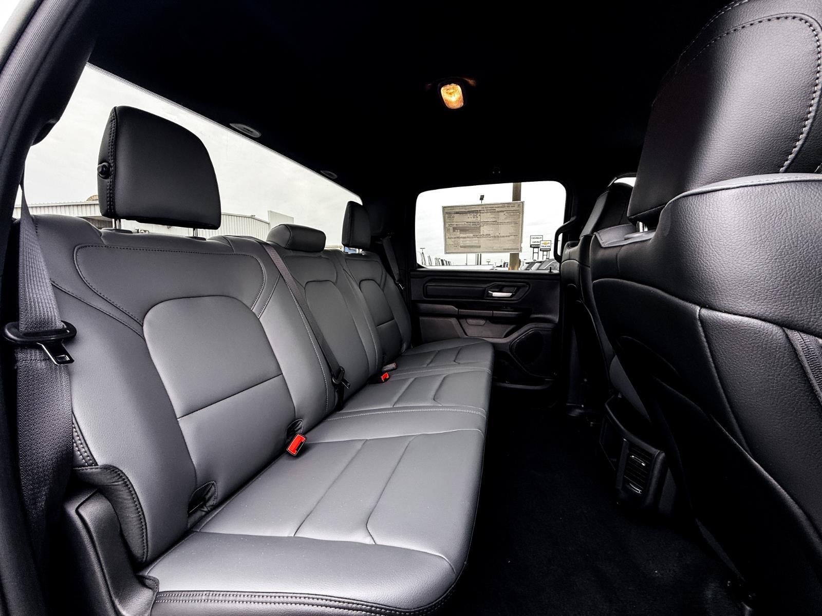2026 RAM Ram 1500 RAM 1500 TRADESMAN CREW CAB 4X4 5'7' BOX