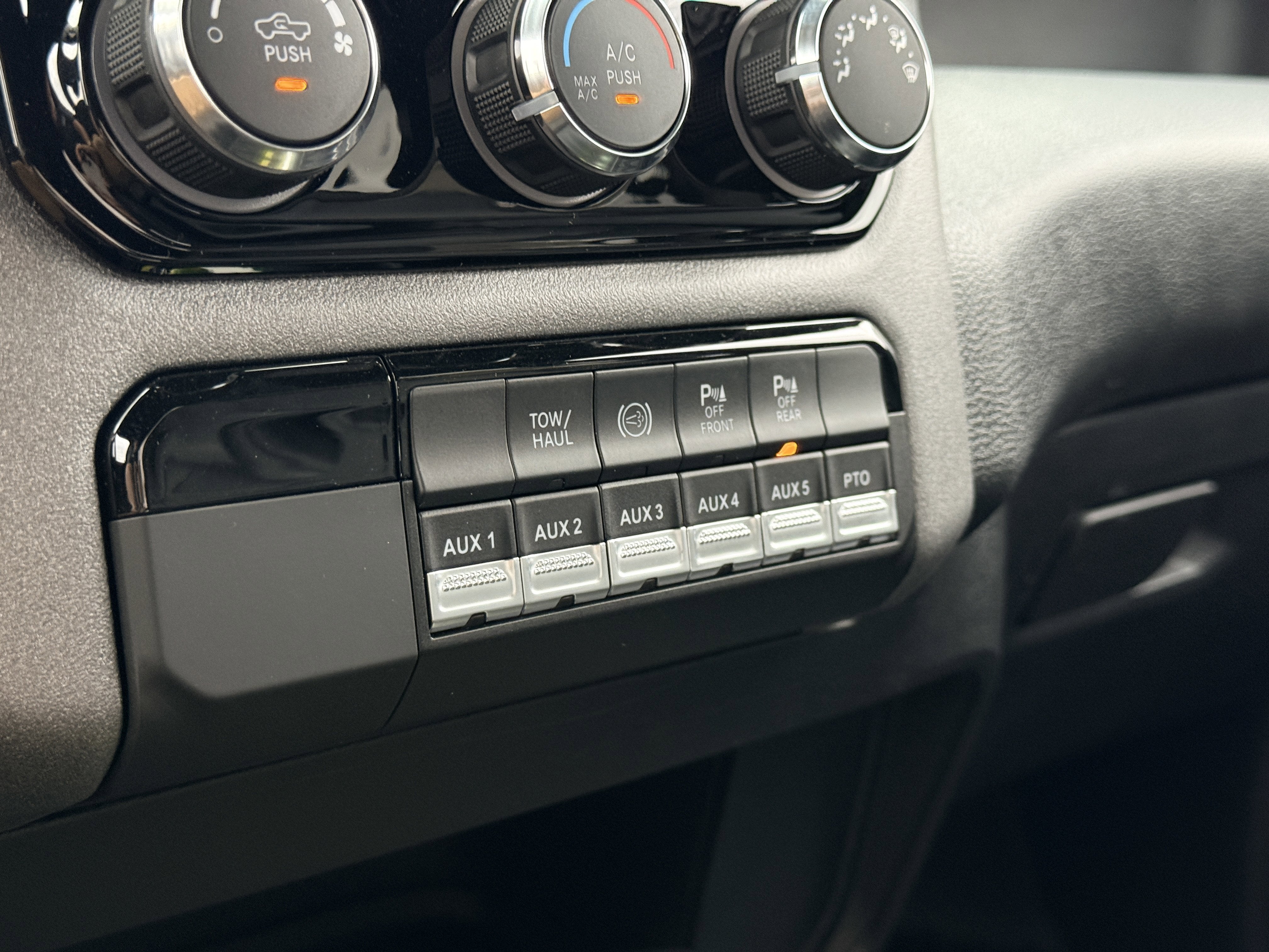 2026 RAM Ram 3500 Chassis Cab RAM 3500 TRADESMAN CREW CAB CHASSIS 4X4 60' CA