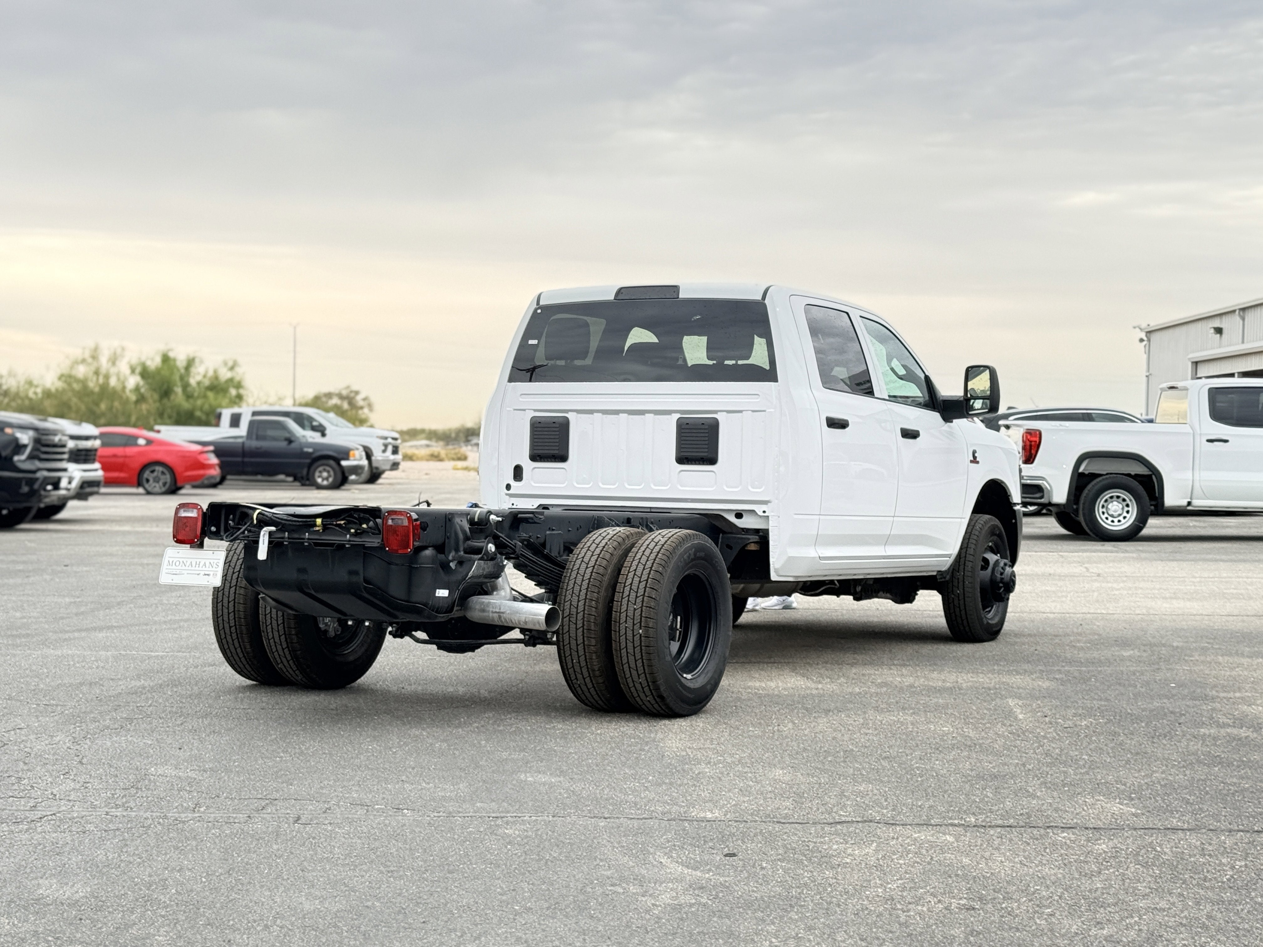 2026 RAM Ram 3500 Chassis Cab RAM 3500 TRADESMAN CREW CAB CHASSIS 4X4 60' CA